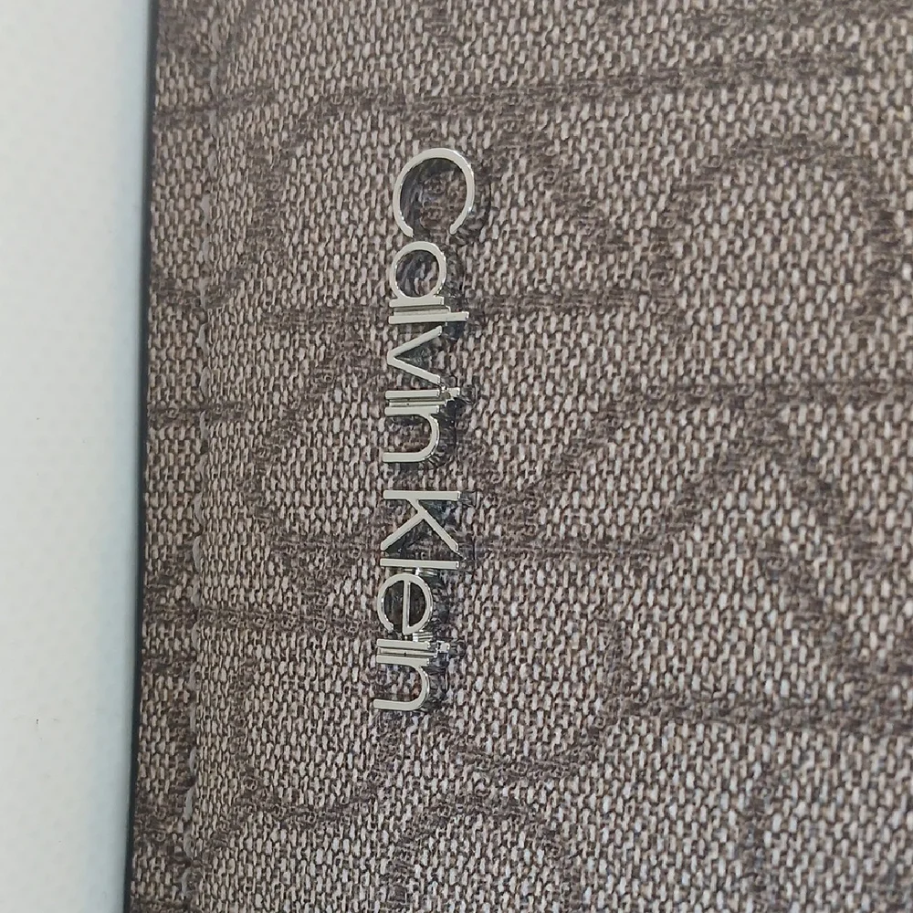 Calvin Klein Gray and White Satchel with Structured Design NWOT - Picture 2 of 9